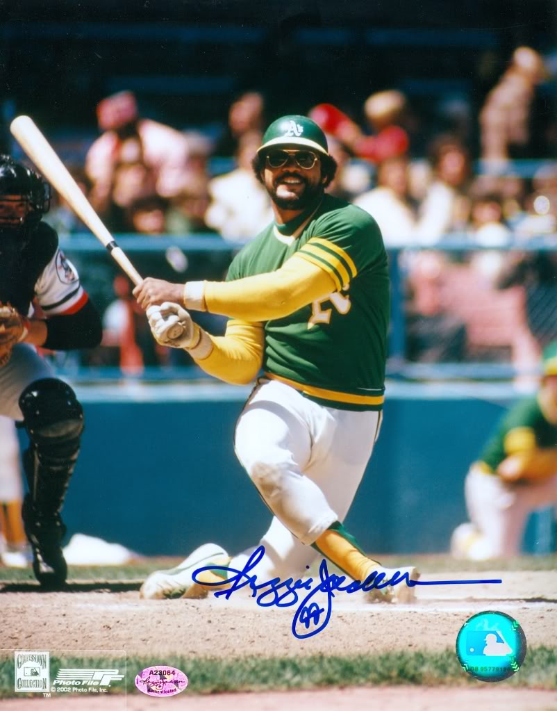 Reggie Jackson autographed 8x10 photo - Oakland - 1008