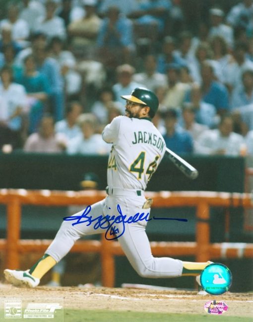 Reggie Jackson autographed 8x10 photo - Oakland - 1010